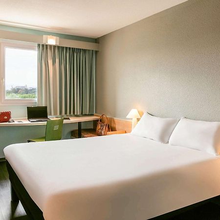 Ibis Auch Hotel Екстериор снимка