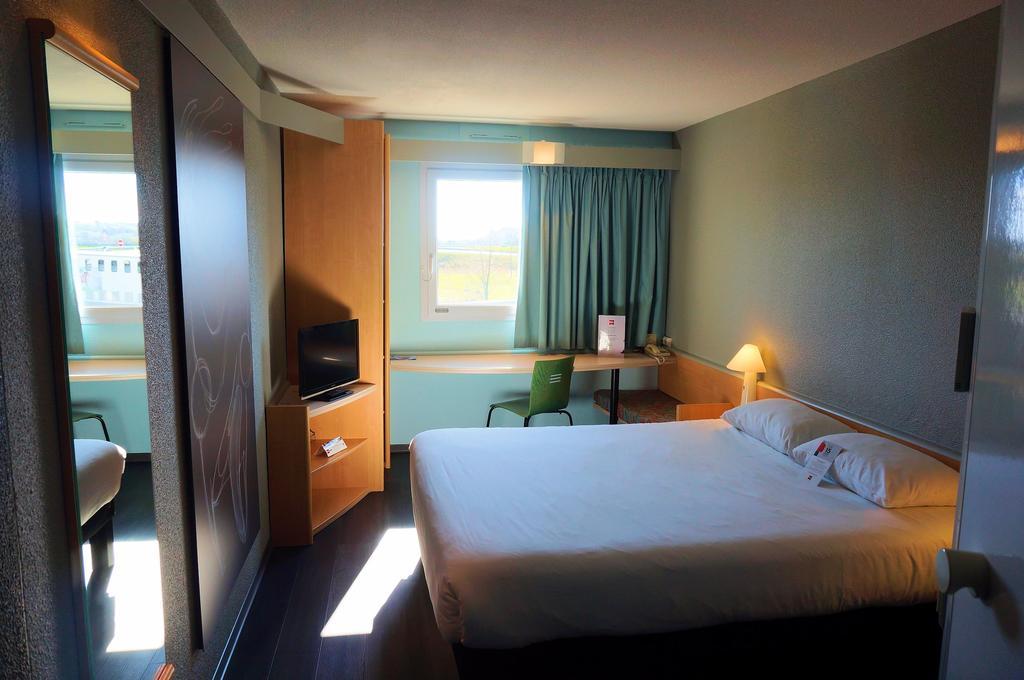 Ibis Auch Hotel Стая снимка