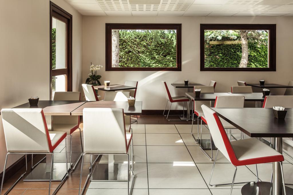 Ibis Auch Hotel Екстериор снимка