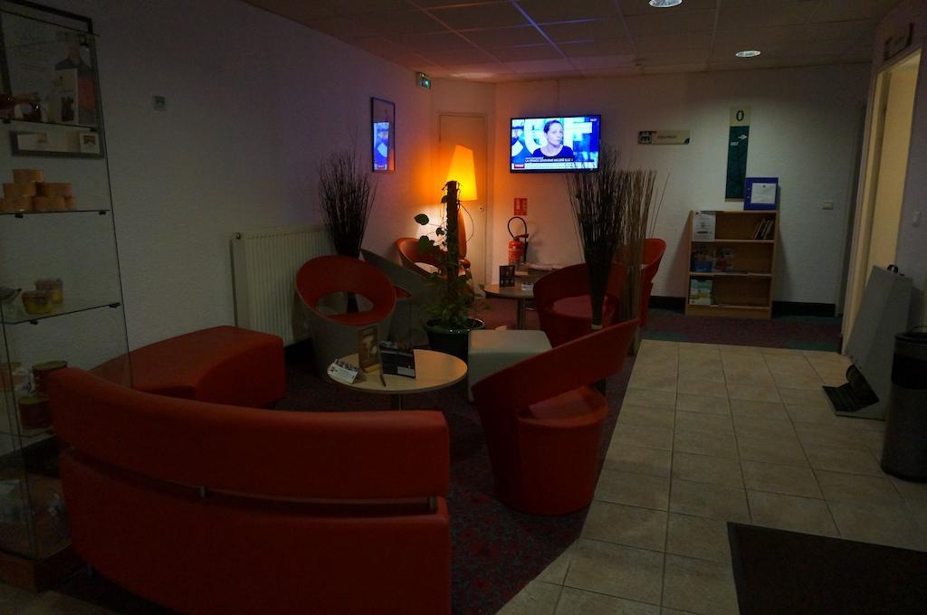Ibis Auch Hotel Екстериор снимка