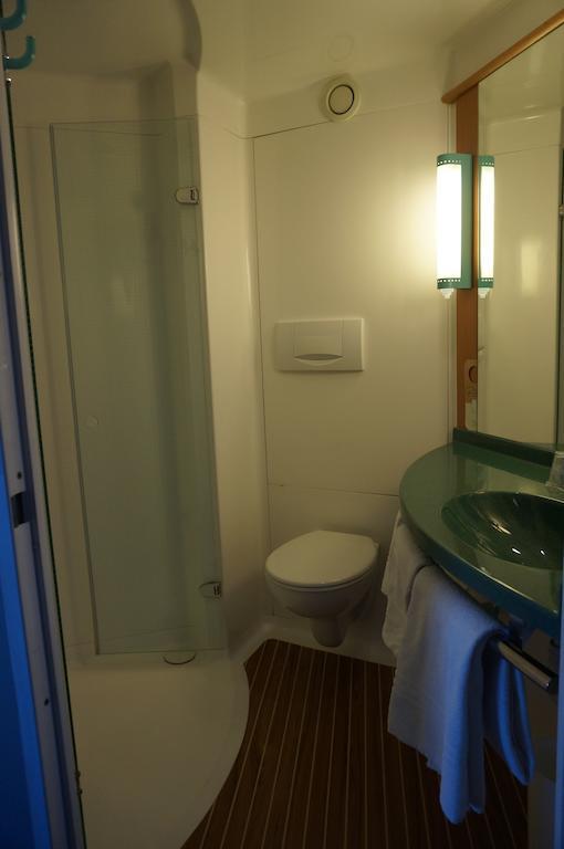 Ibis Auch Hotel Стая снимка