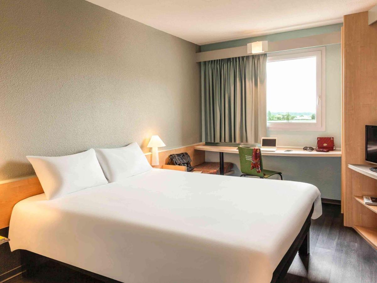 Ibis Auch Hotel Екстериор снимка